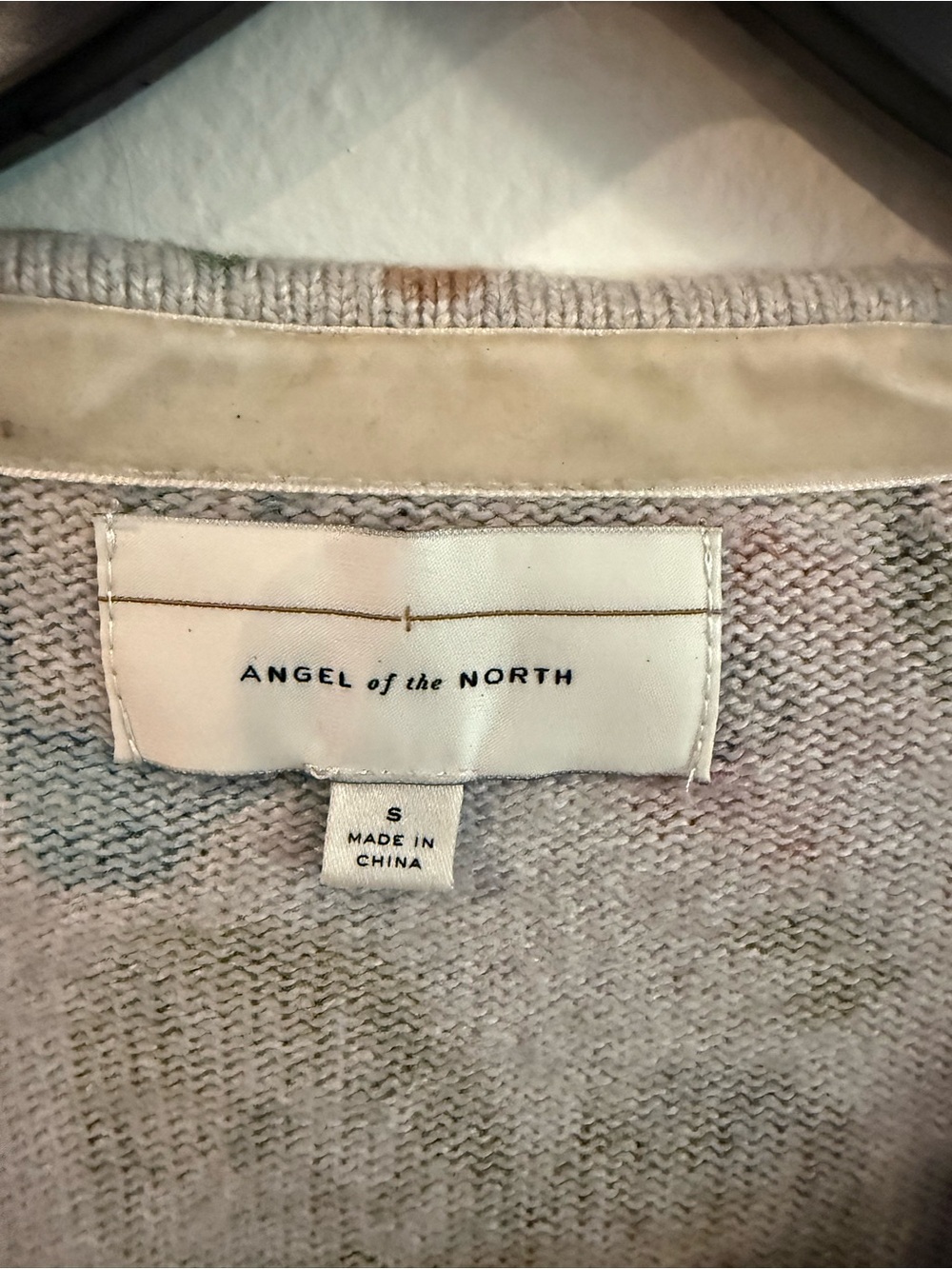 Angel Of The North Floral Crewneck Sweater in Pink, Blue, Green - Picture 4 of 4